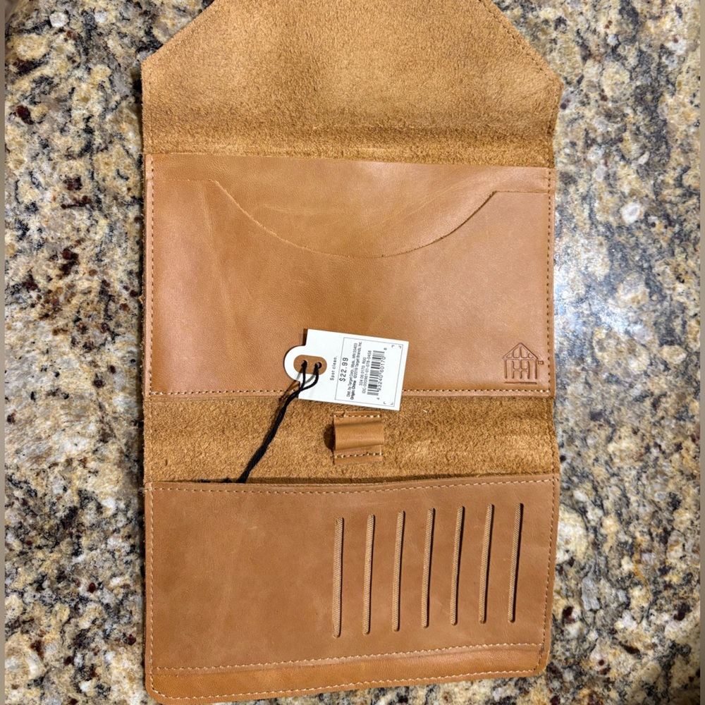 HEARTH & HAND NWT envelope shape fold over leather wallet -congac - Picture 4 of 8